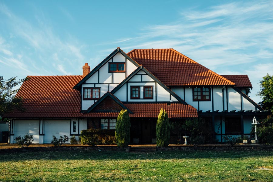Image of UK country house.